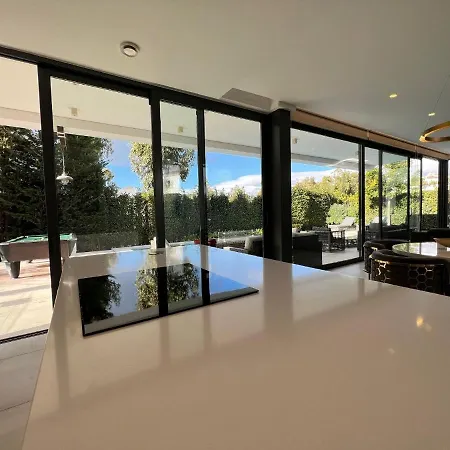 Esenzia Arboleda Villa *